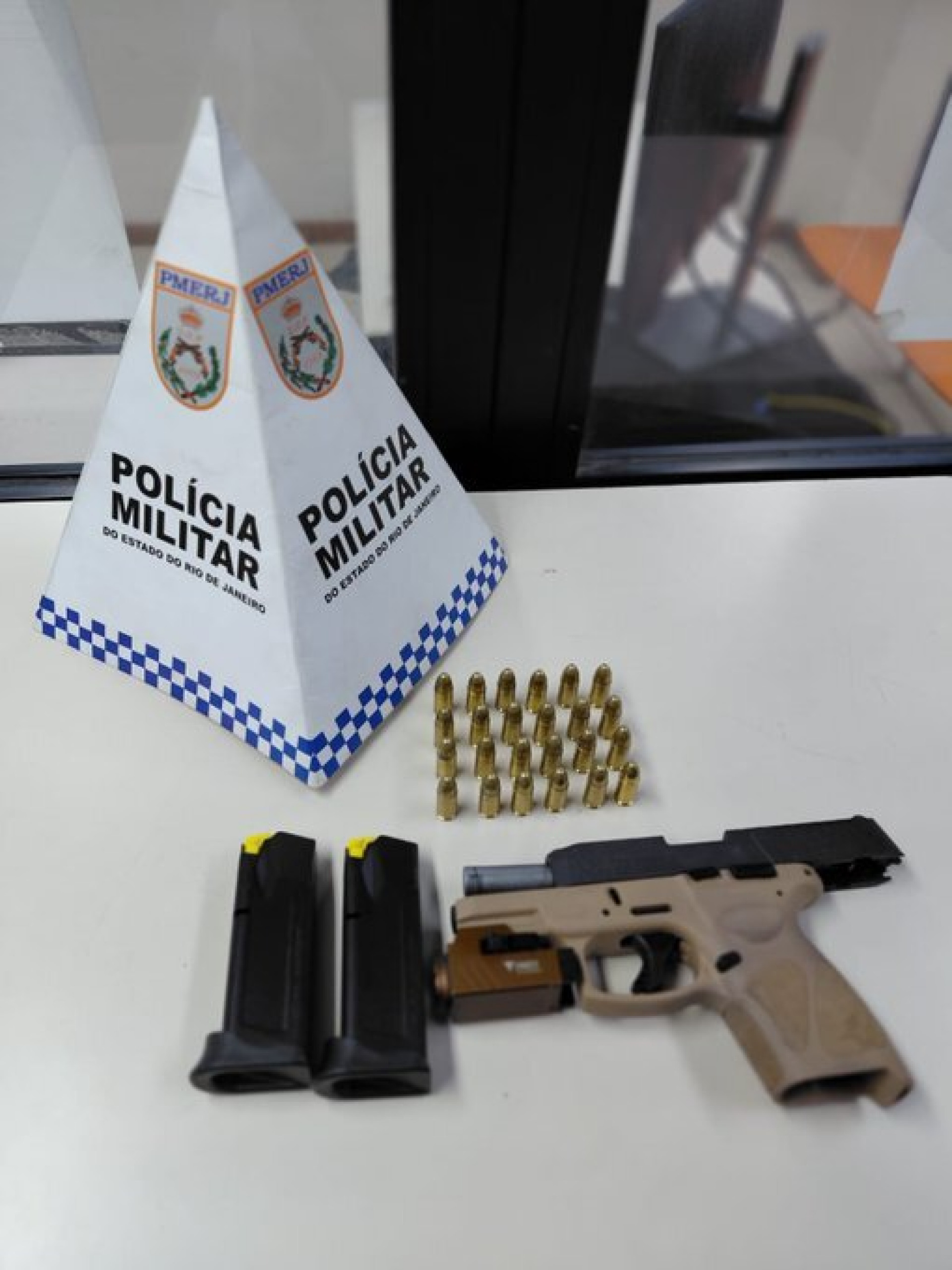 Homem é preso com arma na Avenida Brasil, em Campo Grande