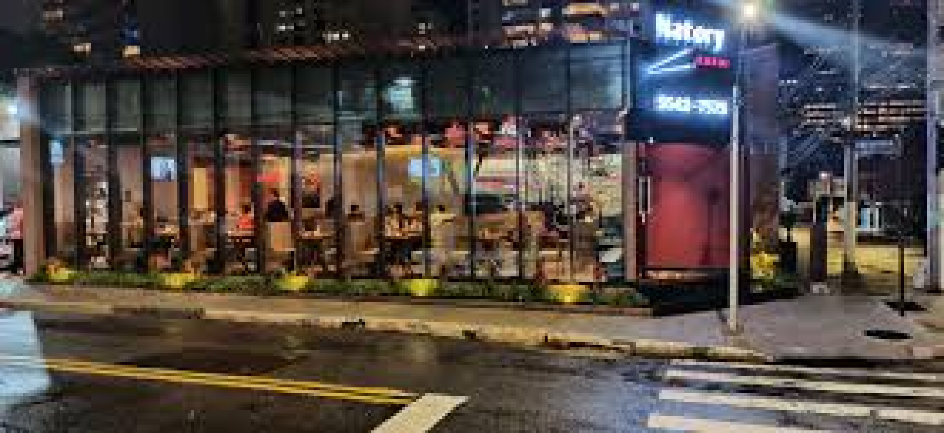 Clientes são feitos reféns durante arrastão em restaurante japonês no Morumbi