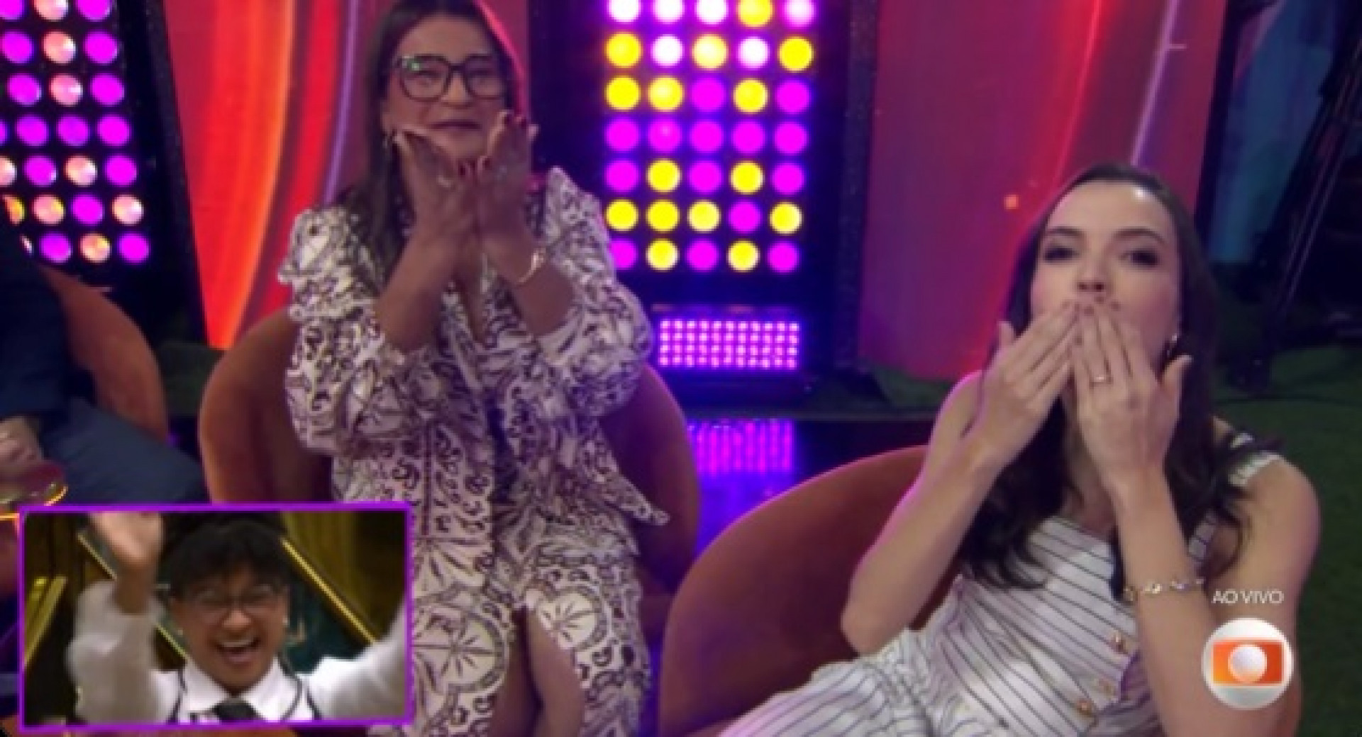 Milena reviu a mãe, Neide, e uma amiga  - Reprodução de Vídeo/ X