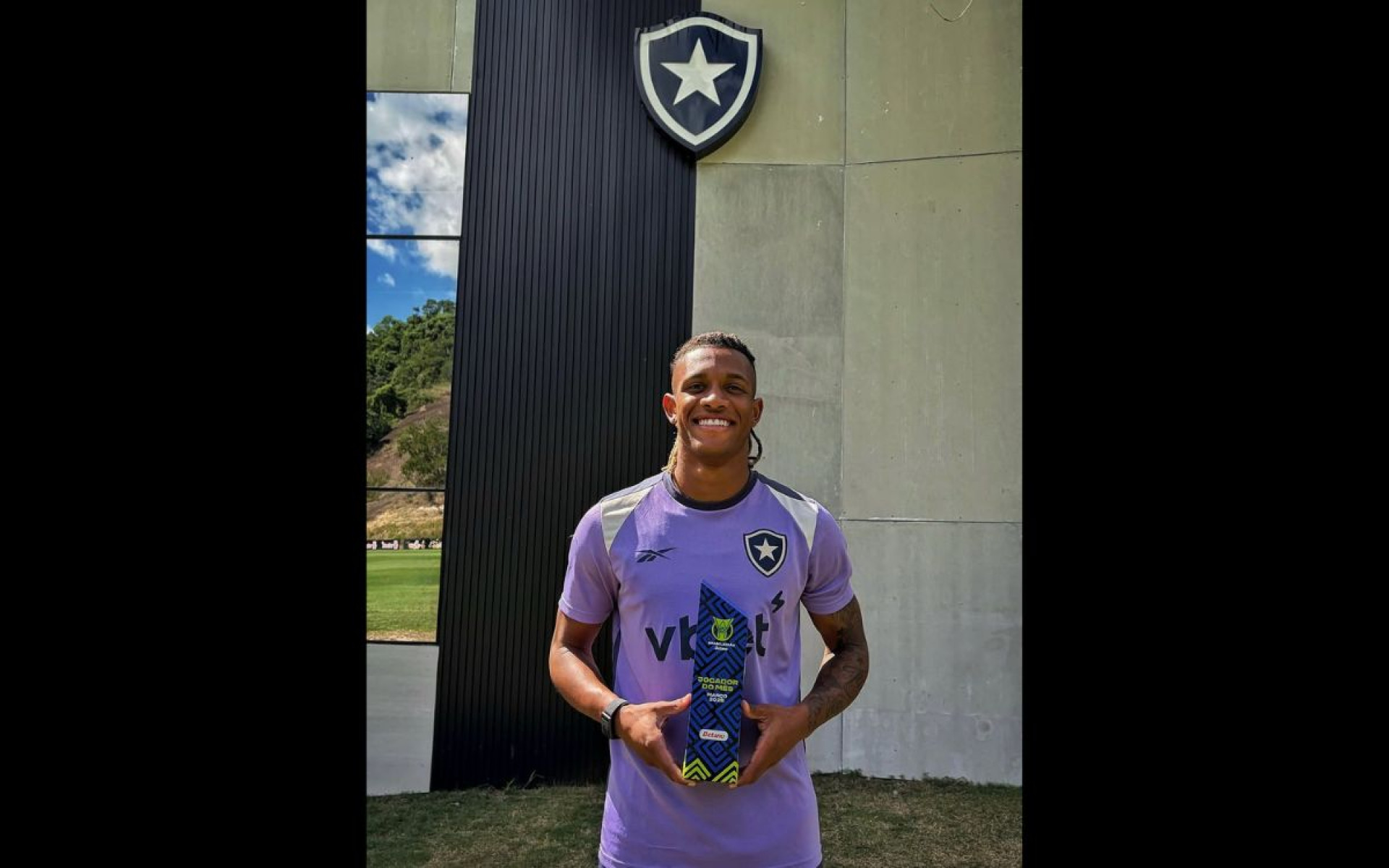 Danilo é eleito o melhor jogador de março no Campeonato Brasileiro