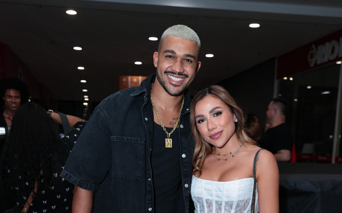 Matheus Moreira e a namorada