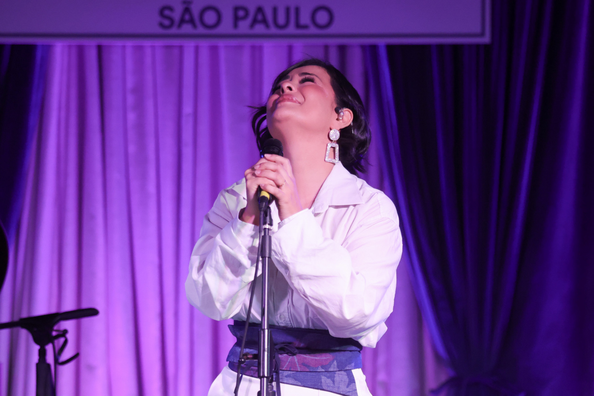 Li Martins se emociona em show - Lucas Ramos / Brazil News