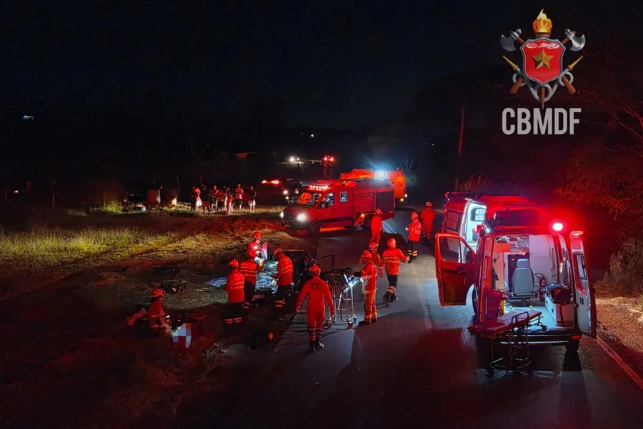 Acidente deixa dois mortos e uma mulher gravemente ferida no DF