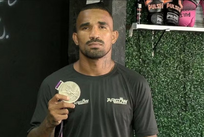 Brasileiro vice-campeão olímpico vende medalha e desabafa: 'Realidade dura do país'