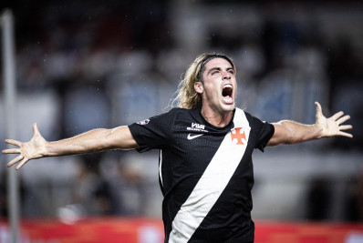 Spinelli aproveita chance como titular no Vasco e ganha elogios de Renato