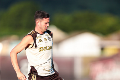 Saúl lamenta saída de Filipe Luís no Flamengo: 'Foi estranho'