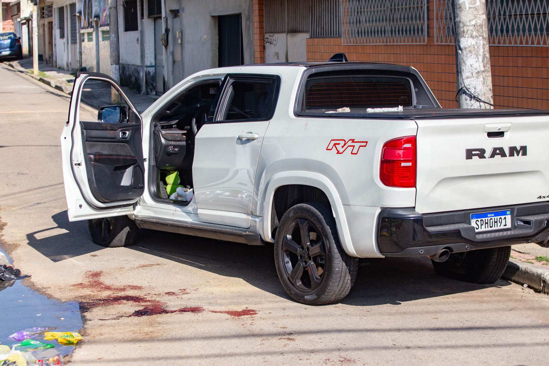Policiais envolvidos na morte de comerciante na Pavuna são presos