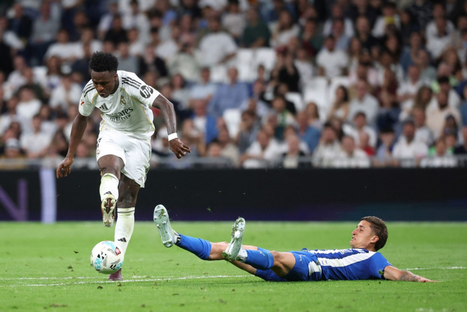 Arbeloa sai em defesa de Vini Jr após vaias no Real Madrid: 'Tem coragem'