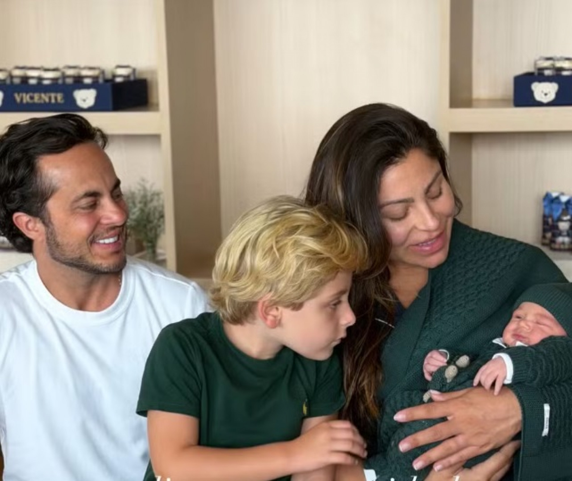 Andressa Ferreira e Thammy Miranda registram primeiro encontro dos filhos na maternidade: 'Não precisa ter aflição'