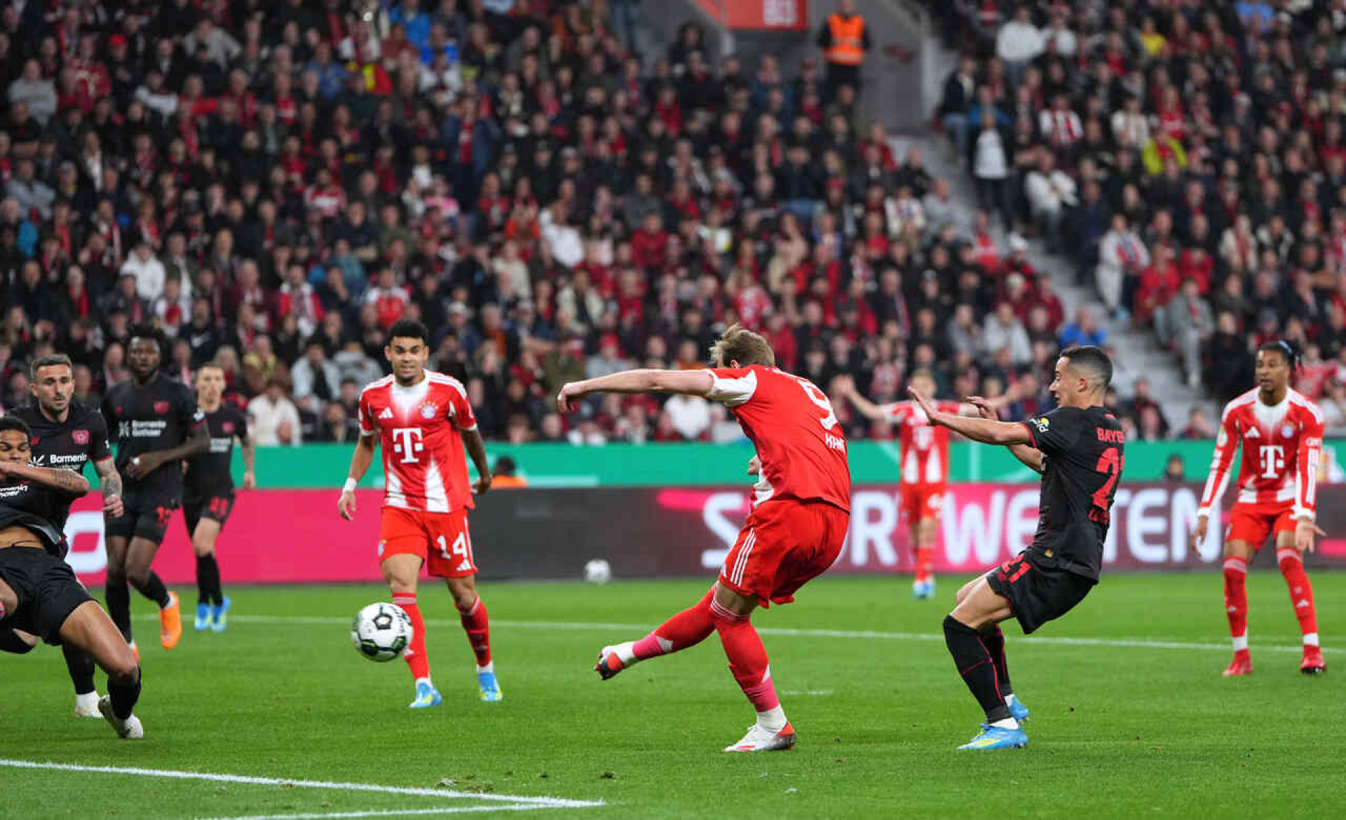 Kane marca, Bayern elimina o Leverkusen e volta &agrave; final da Copa da Alemanha