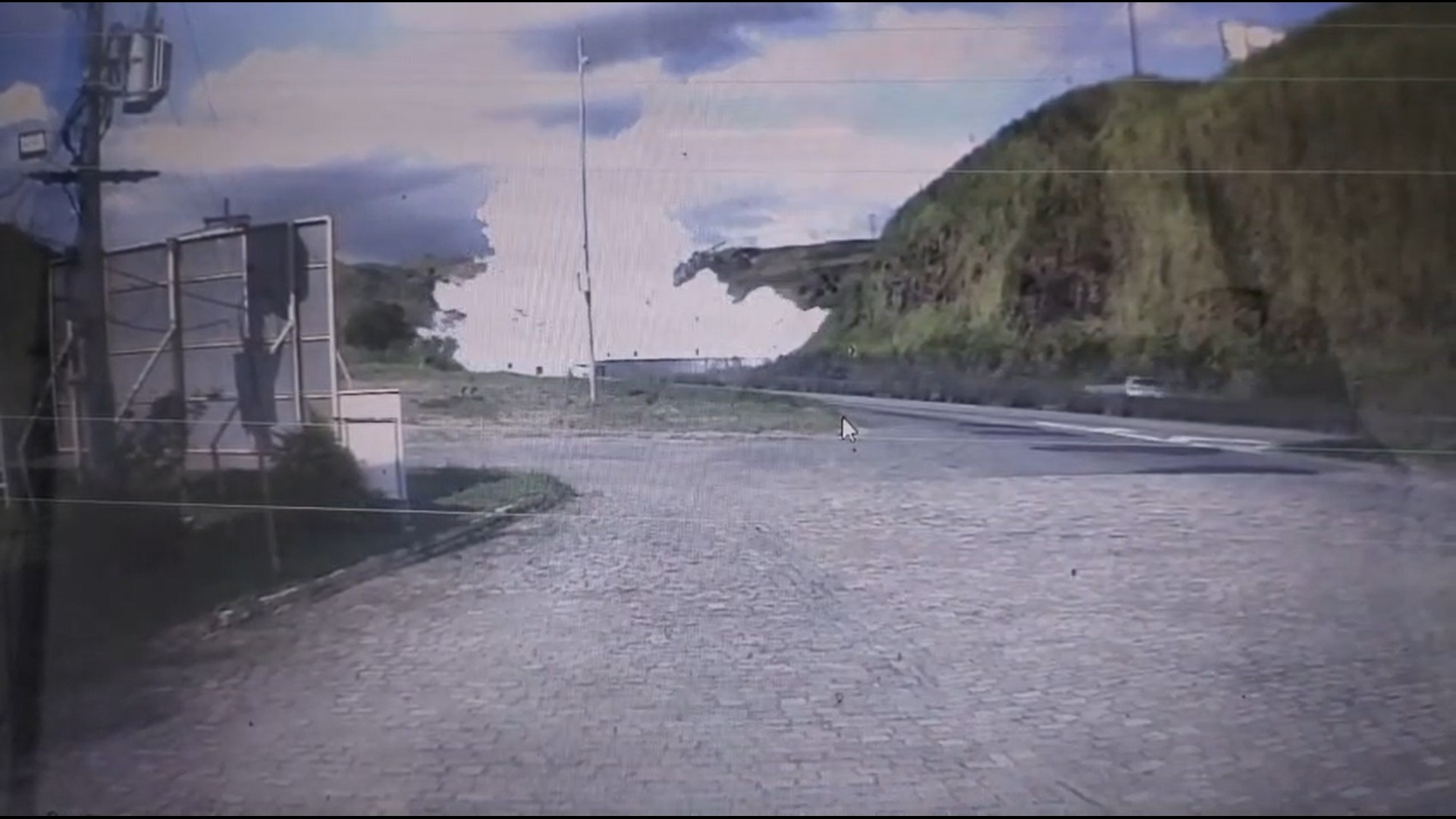 Vídeo mostra explosão de caminhão-tanque que deixou mortos e feridos na Via Dutra