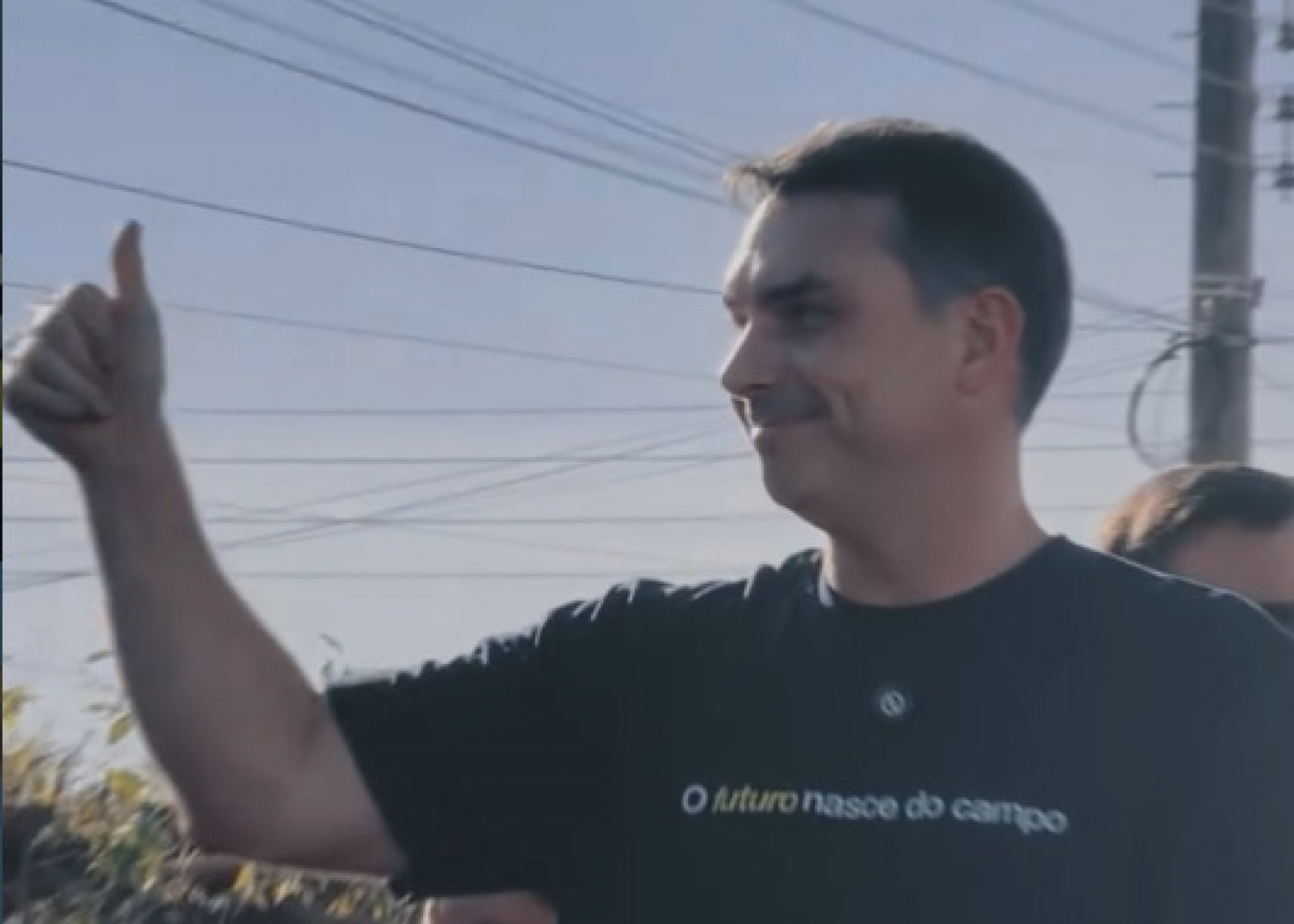 Flávio Bolsonaro diz querer acabar com acordo que proíbe compra de soja de áreas desmatadas