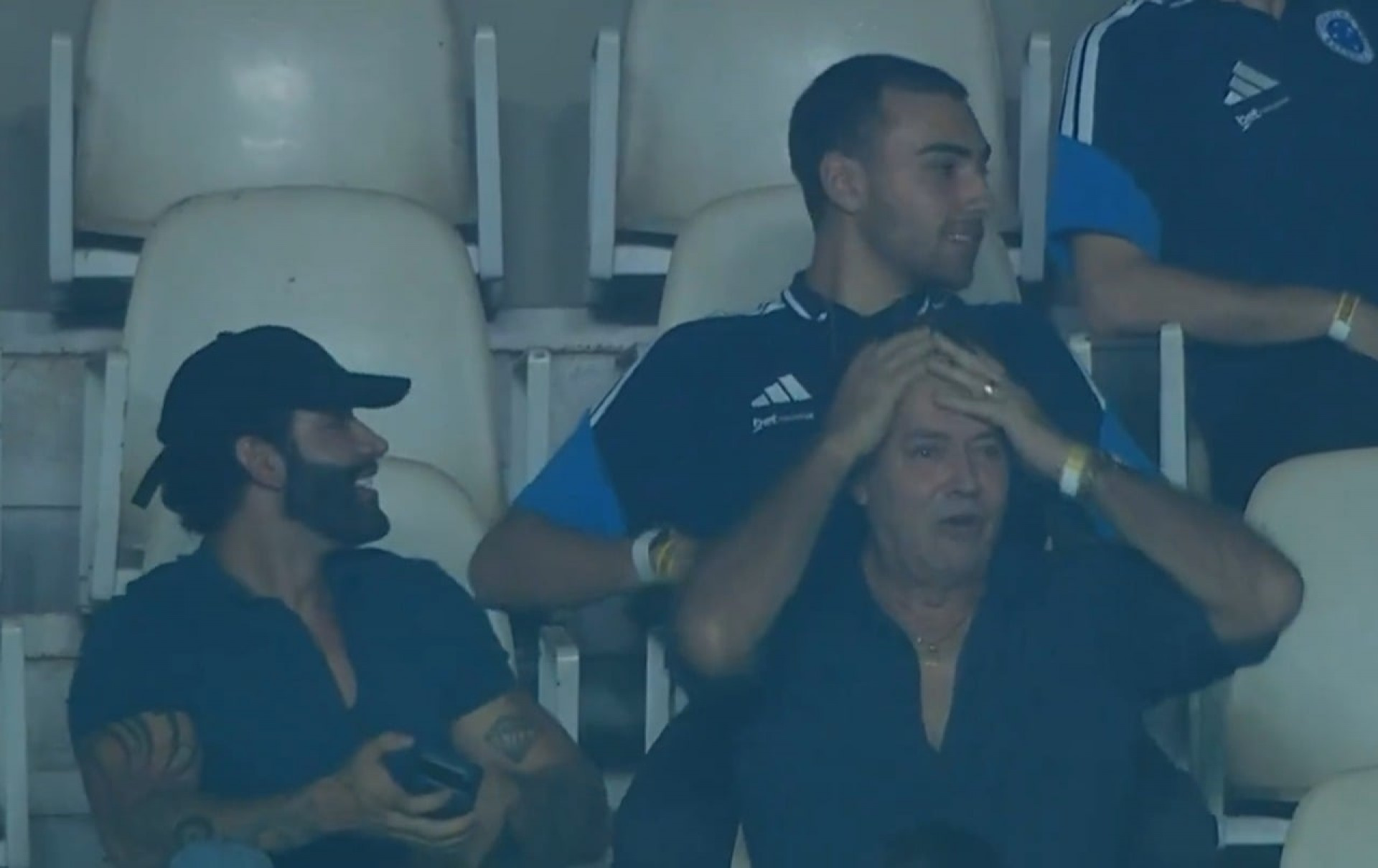 Gusttavo Lima marca presen&ccedil;a em Goi&aacute;s x Cruzeiro no Serra Dourada