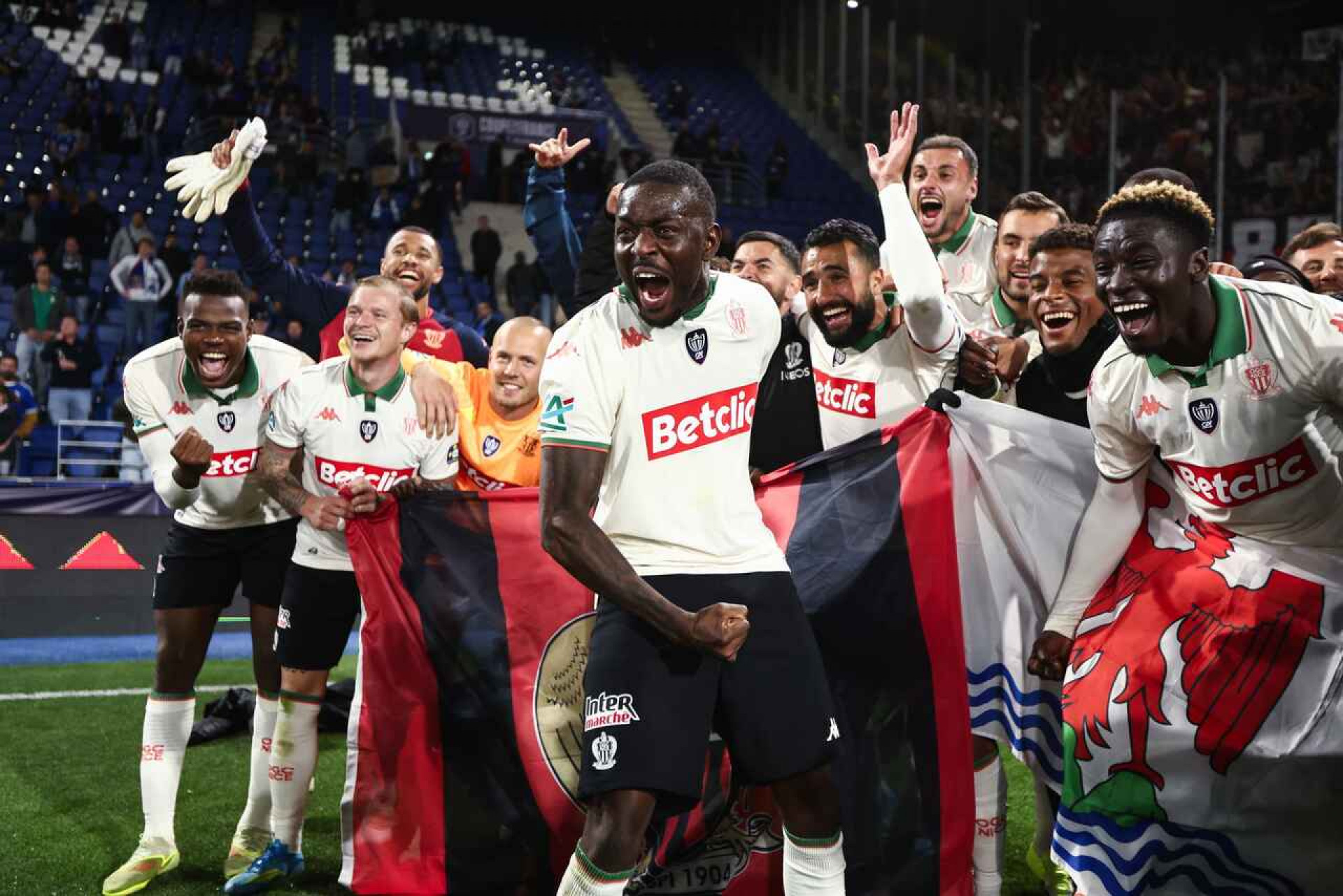 Nice vence Strasbourg e garante vaga na final da Copa da Fran&ccedil;a