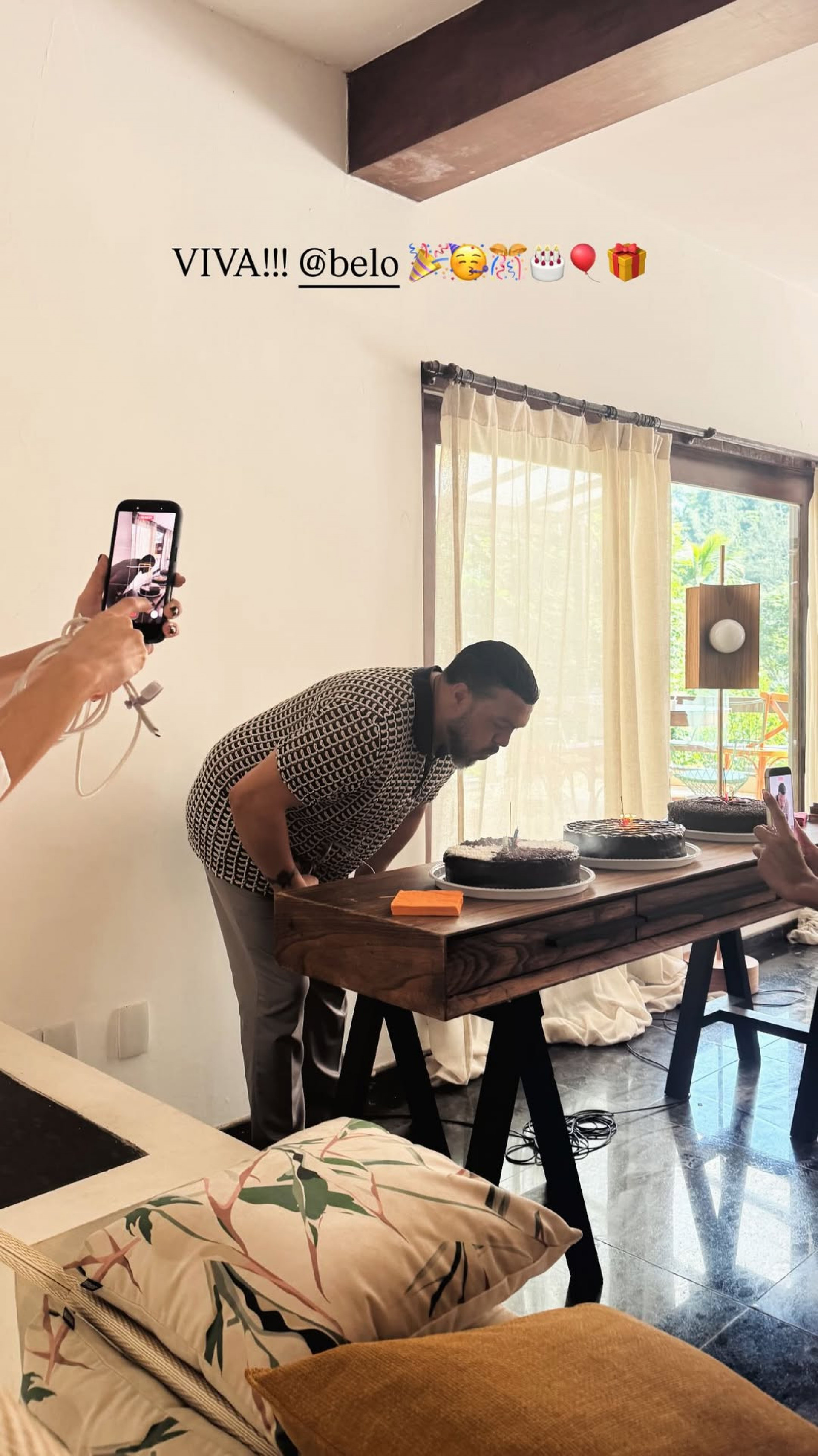 Belo comemorou anivers&aacute;rio entre as grava&ccedil;&otilde;es de 'Tr&ecirc;s Gra&ccedil;as' - Reprodu&ccedil;&atilde;o/Instagram 