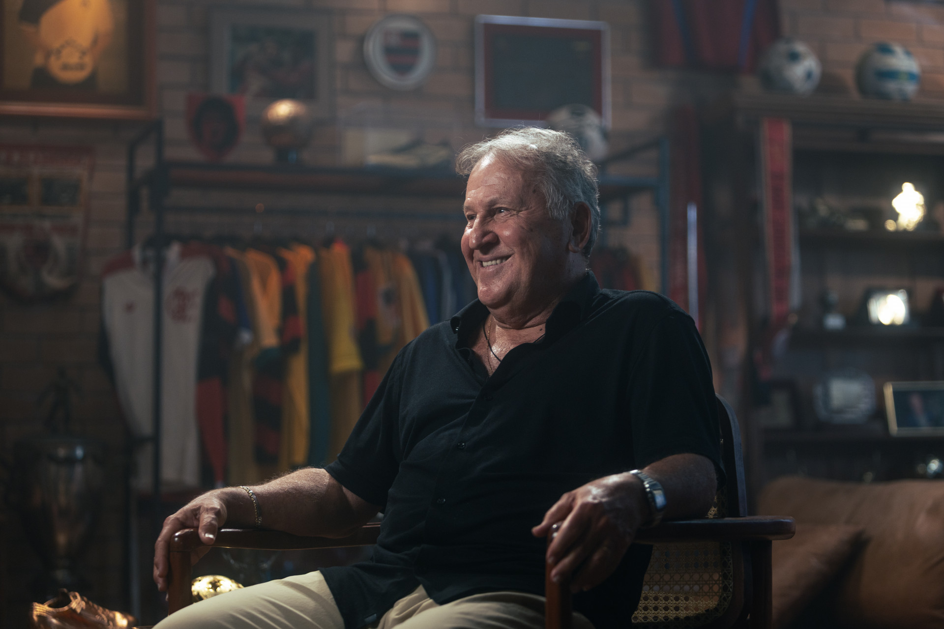 Zico em gravação para o documentário sobre sua carreira - Divulgação / Peter Wrede