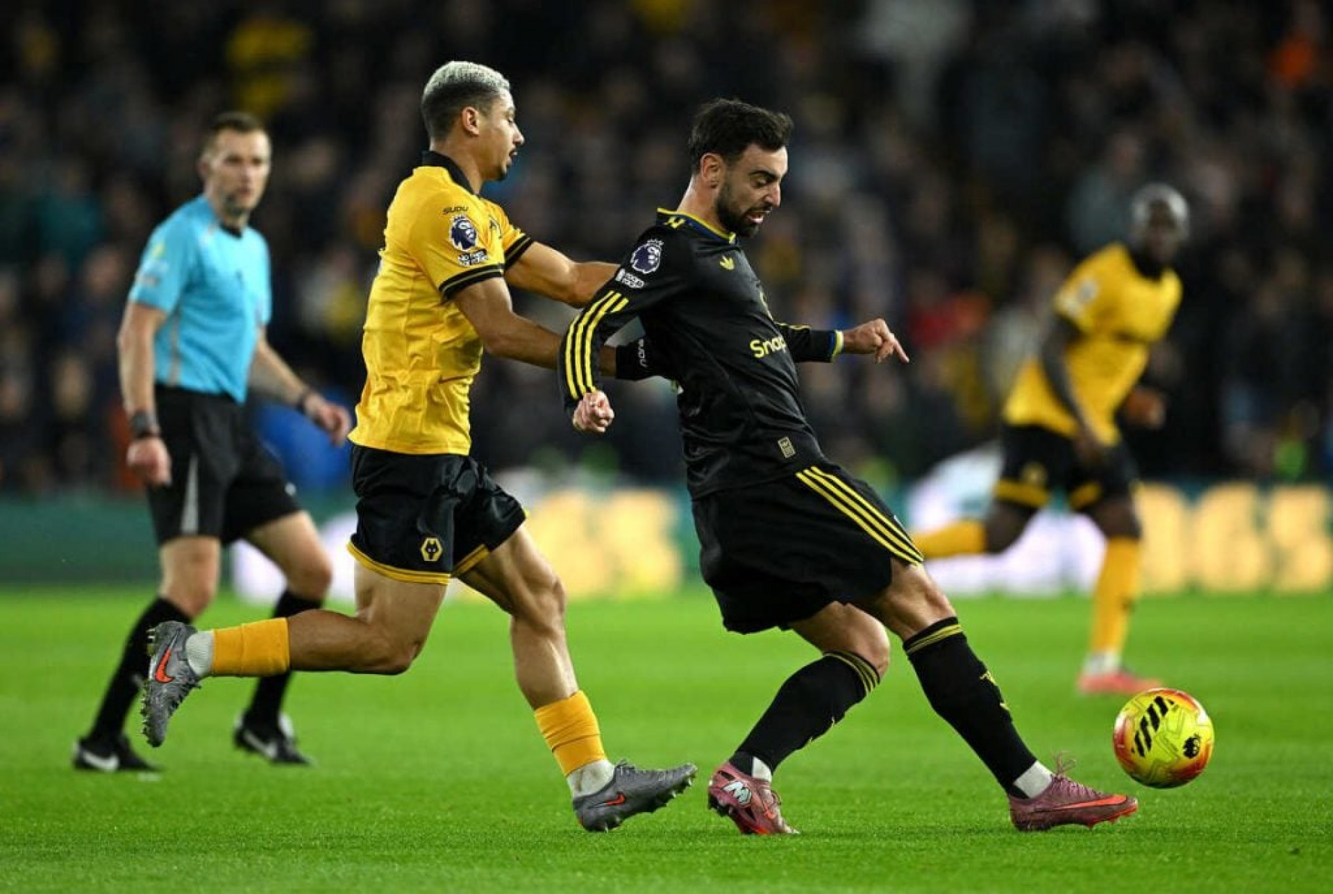 Rebaixado, Wolverhampton vender&aacute; Andr&eacute; e Jo&atilde;o Gomes