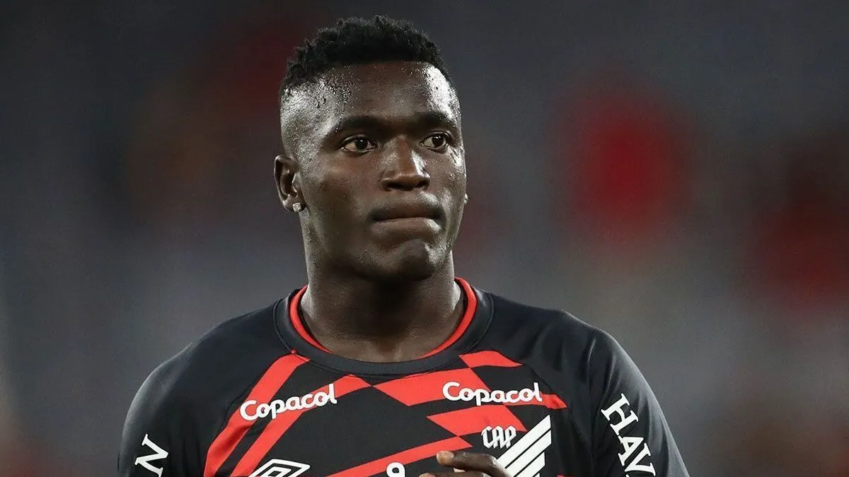 Alvo do Flamengo, atacante não poderá jogar o Brasileirão se for contratado; entenda
