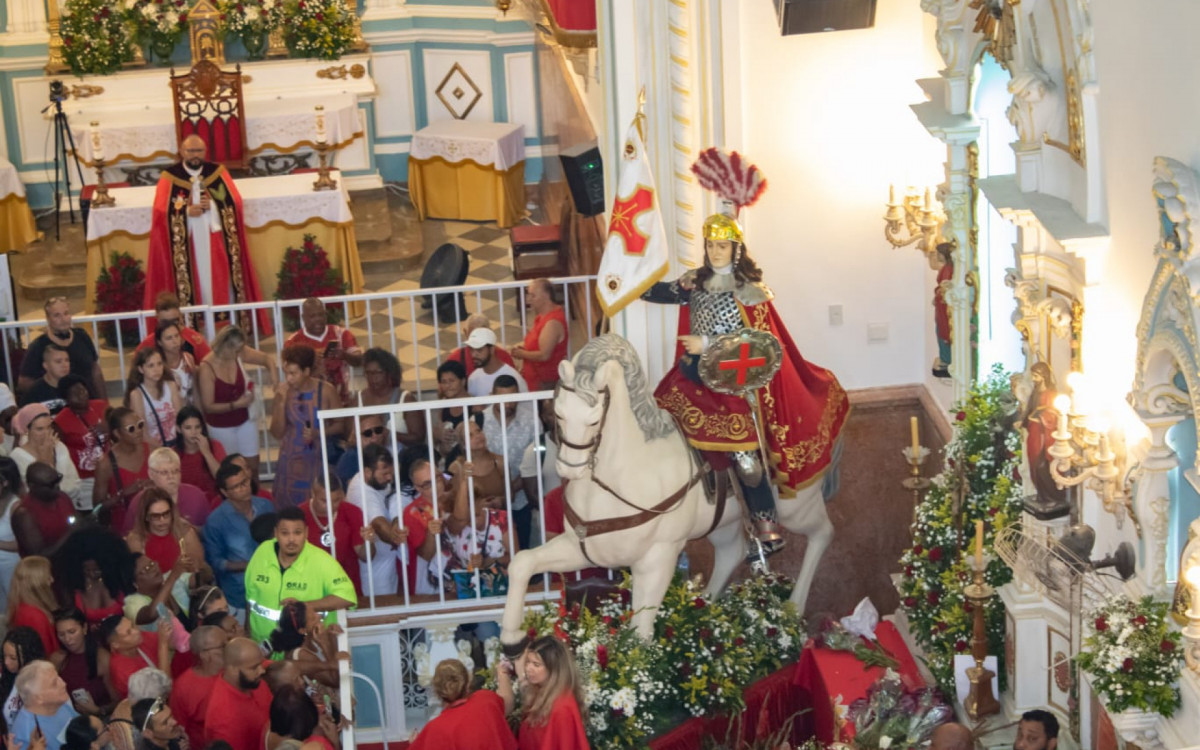 Fi&eacute;is lotaram Santu&aacute;rio de S&atilde;o Jorge no Centro