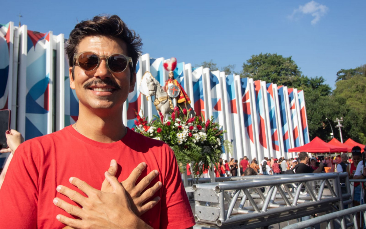 Daniel Vargas ficou emocionado ao prestigiar S&atilde;o Jorge