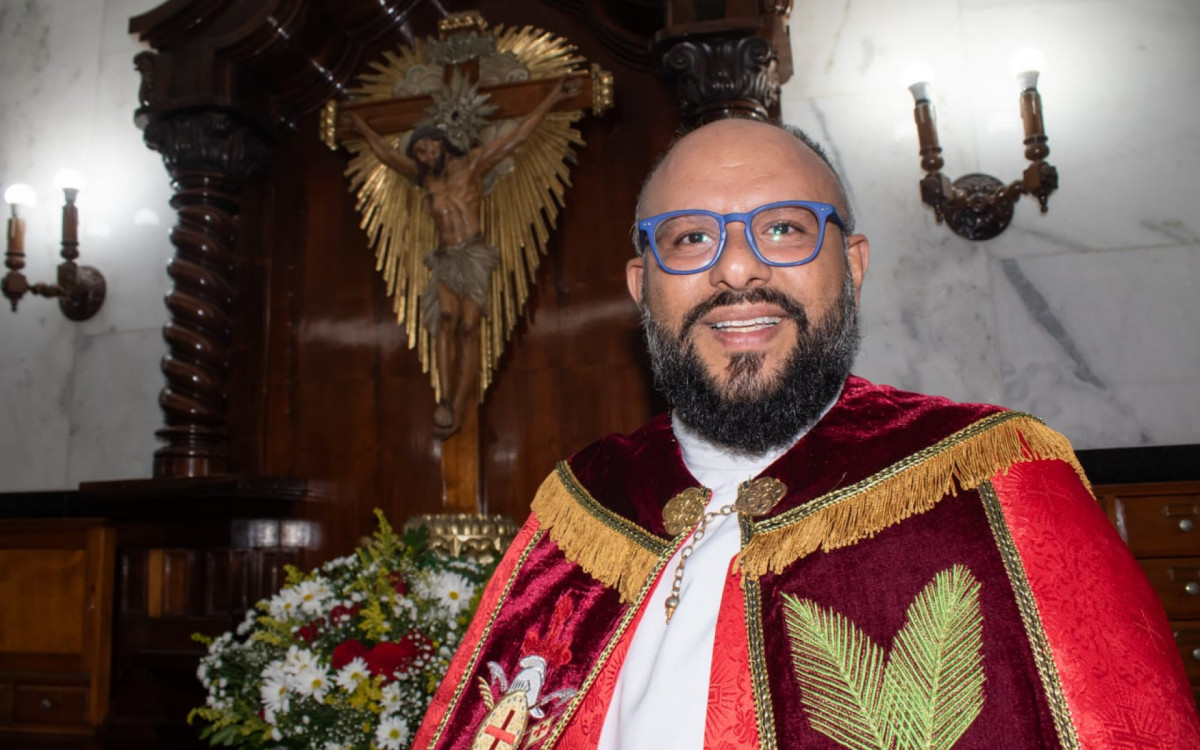 Padre Victor Hugo celebrou a missa no Santu&aacute;rio de S&atilde;o Jorge no Centro