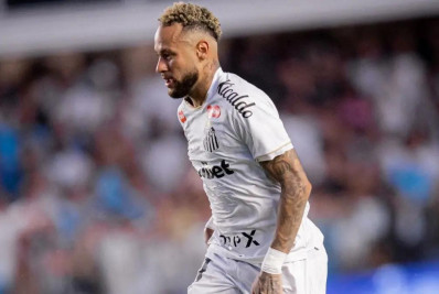 Cuca confirma Neymar como desfalque contra o Bahia: 'Não tem quem aguente'