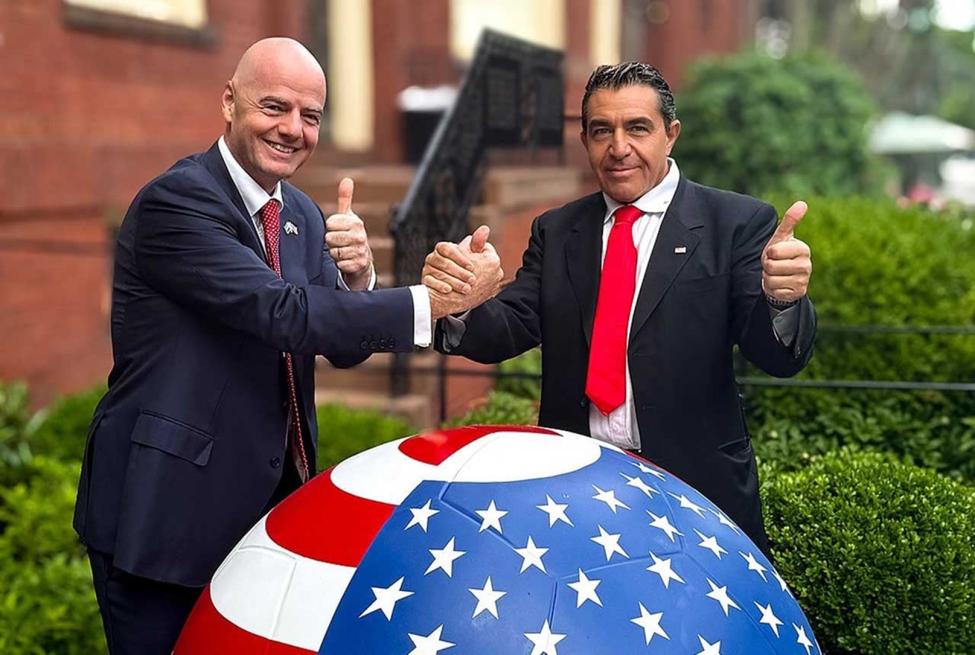 Autoridades italianas criticam ideia ligada a Trump de trocar Ir&atilde; pela It&aacute;lia na Copa