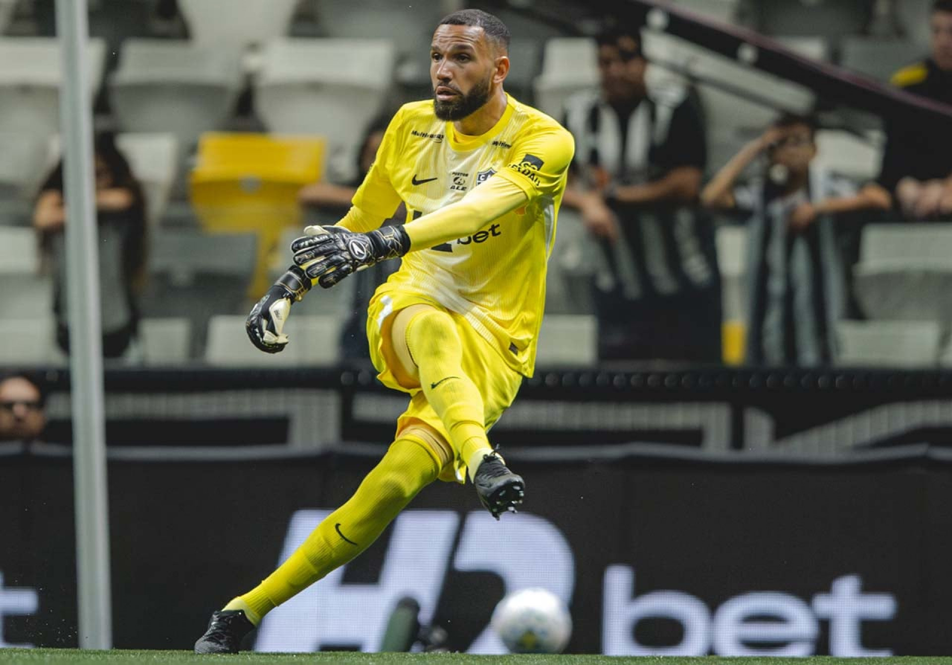 Everson iguala marca de &iacute;dolo do Atl&eacute;tico na Copa do Brasil