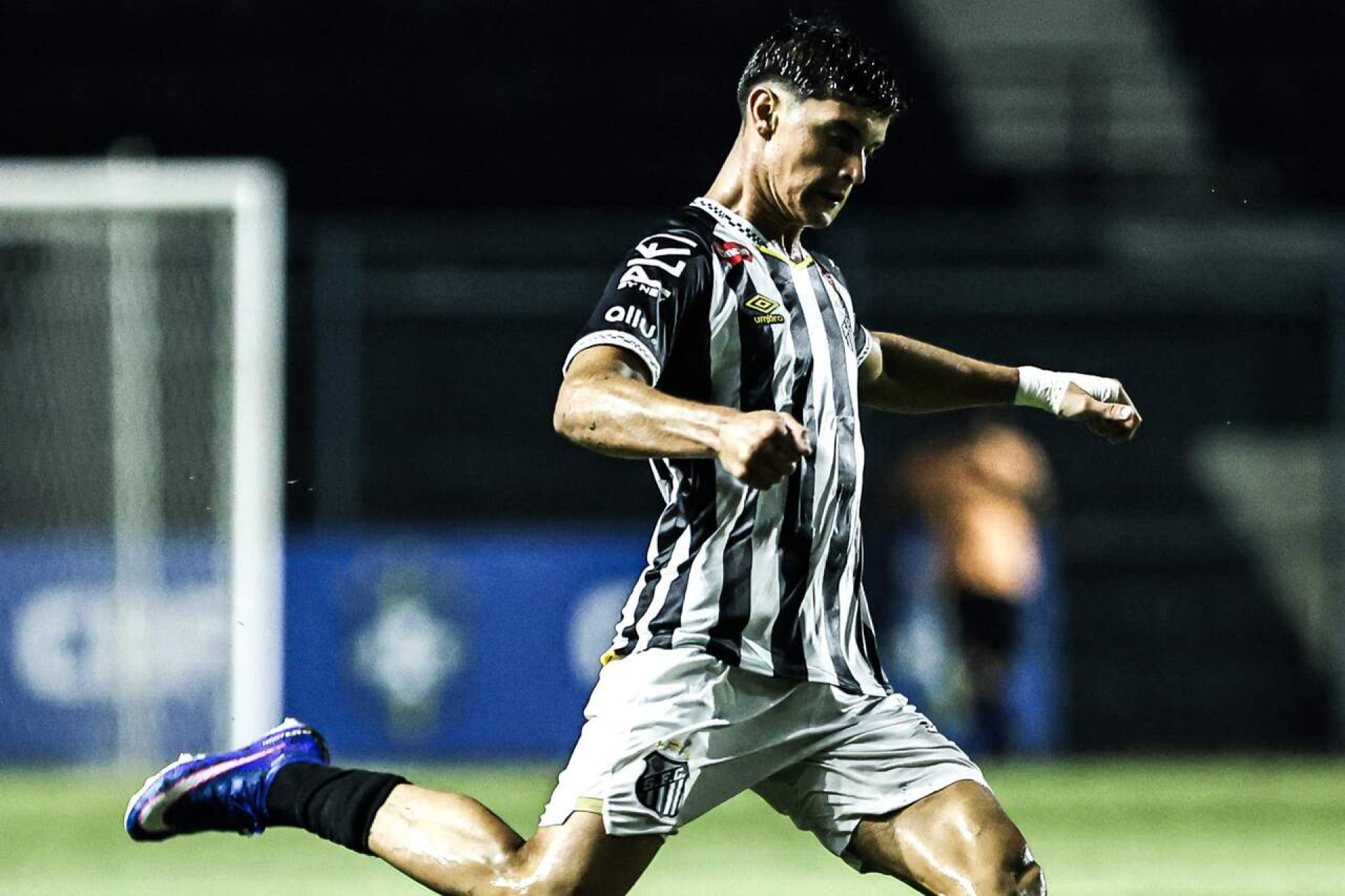 Cuca aposta na base e vai promover garoto ao elenco profissional do Santos