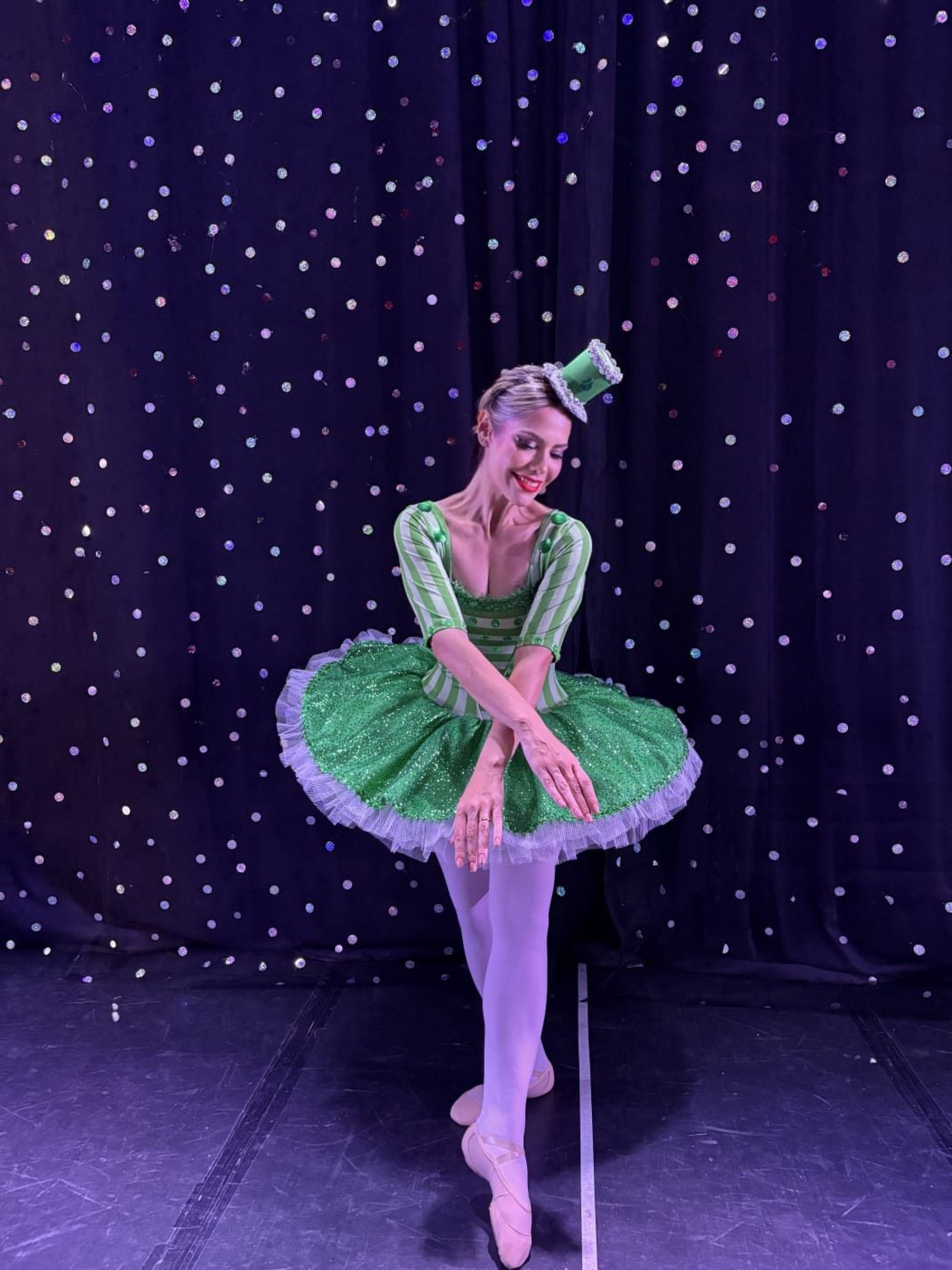 Émilie faz o ballet clássico e mescla com o street jam - Arquivo pessoal