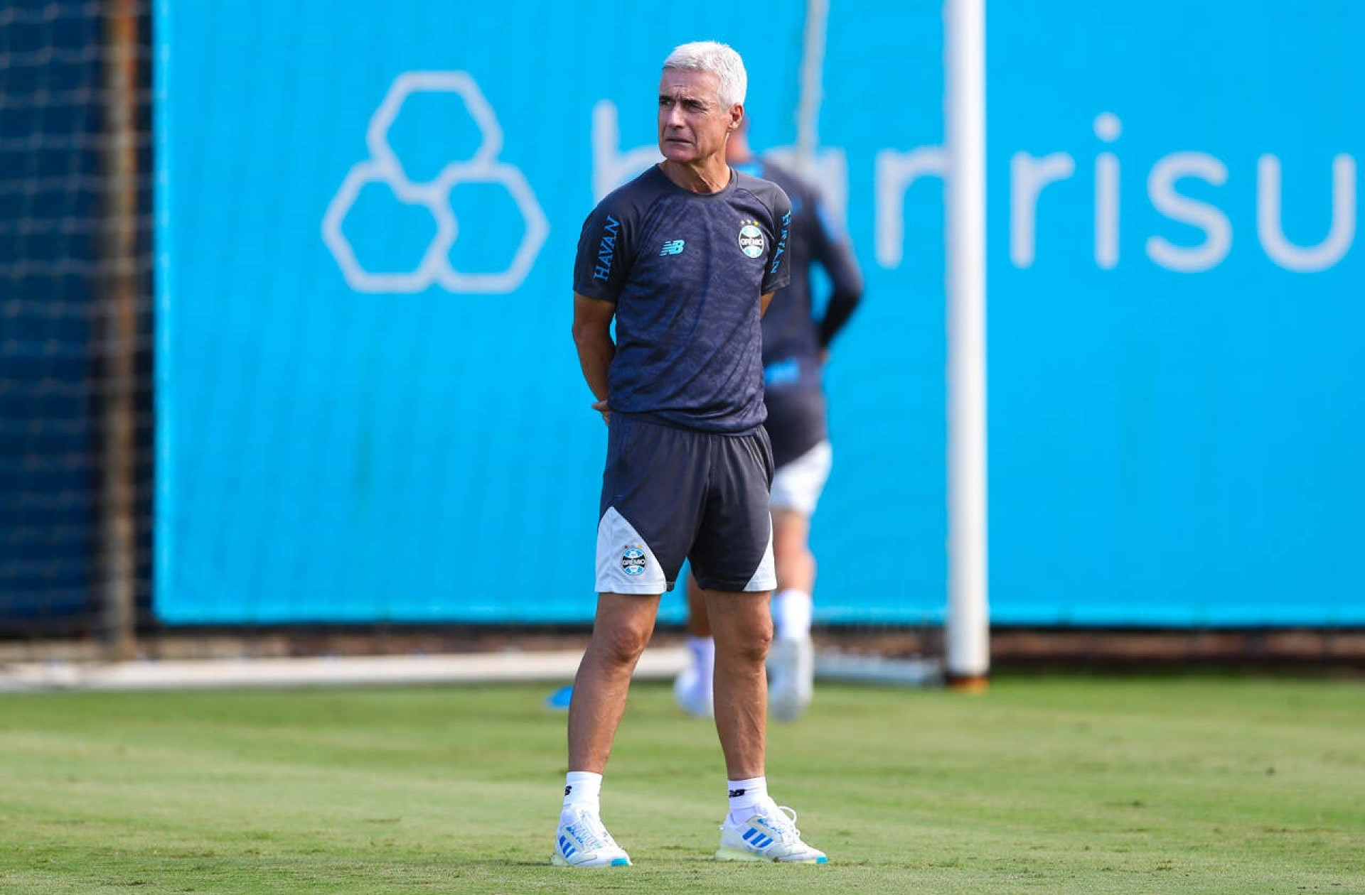 Gr&ecirc;mio nega interesse em Marqu&eacute;s e descarta negocia&ccedil;&atilde;o com atacante do Estoril