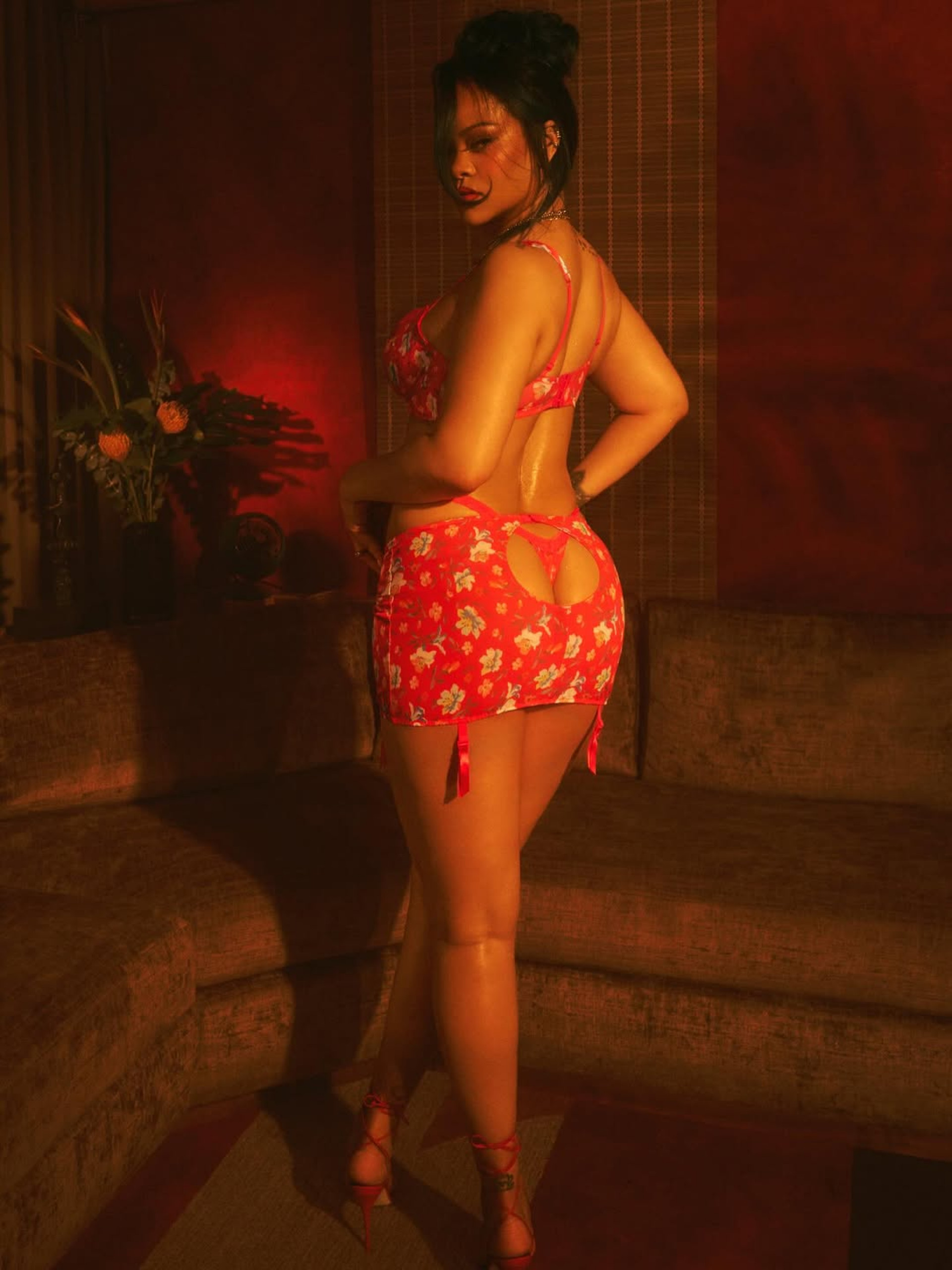 Rihanna posa para cliques vestindo lingerie - Reprodução / Instagram