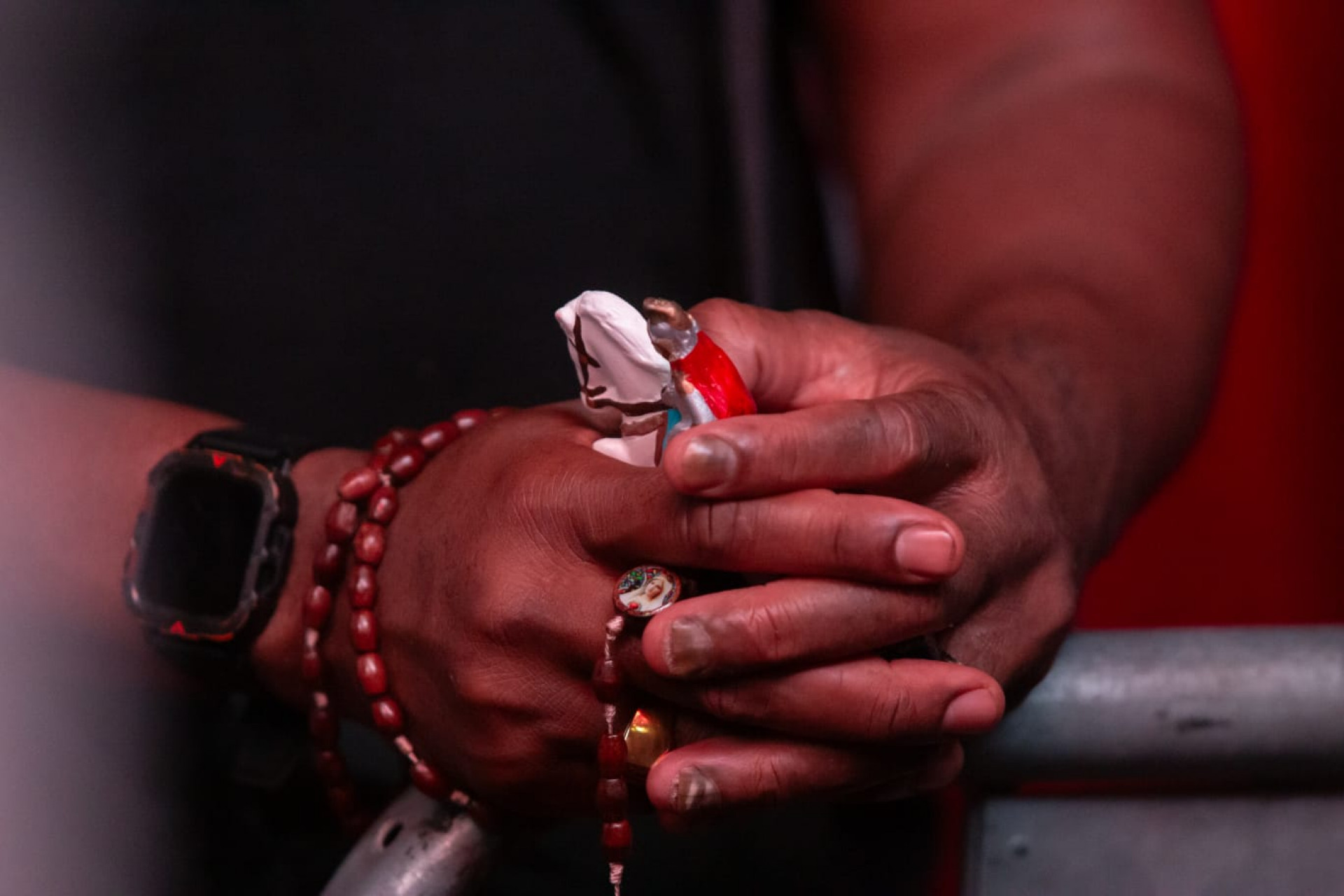 Cariocas lotam igreja de São Jorge em Quintino - Érica Martin/Agência O DIA