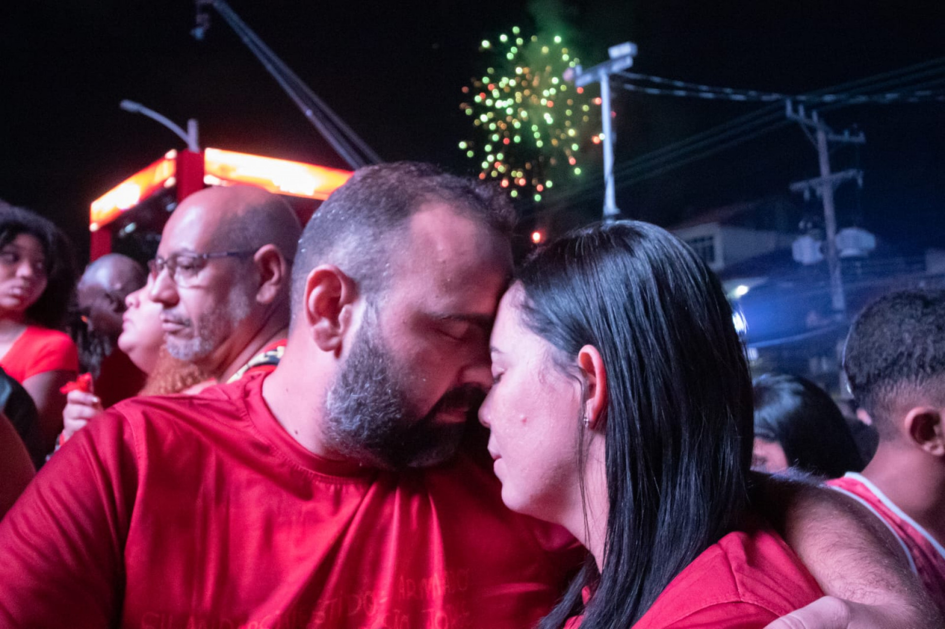 Érica Azevedo e o marido prestigiaram a festa de São Jorge - Érica Martins/Agência O DIA