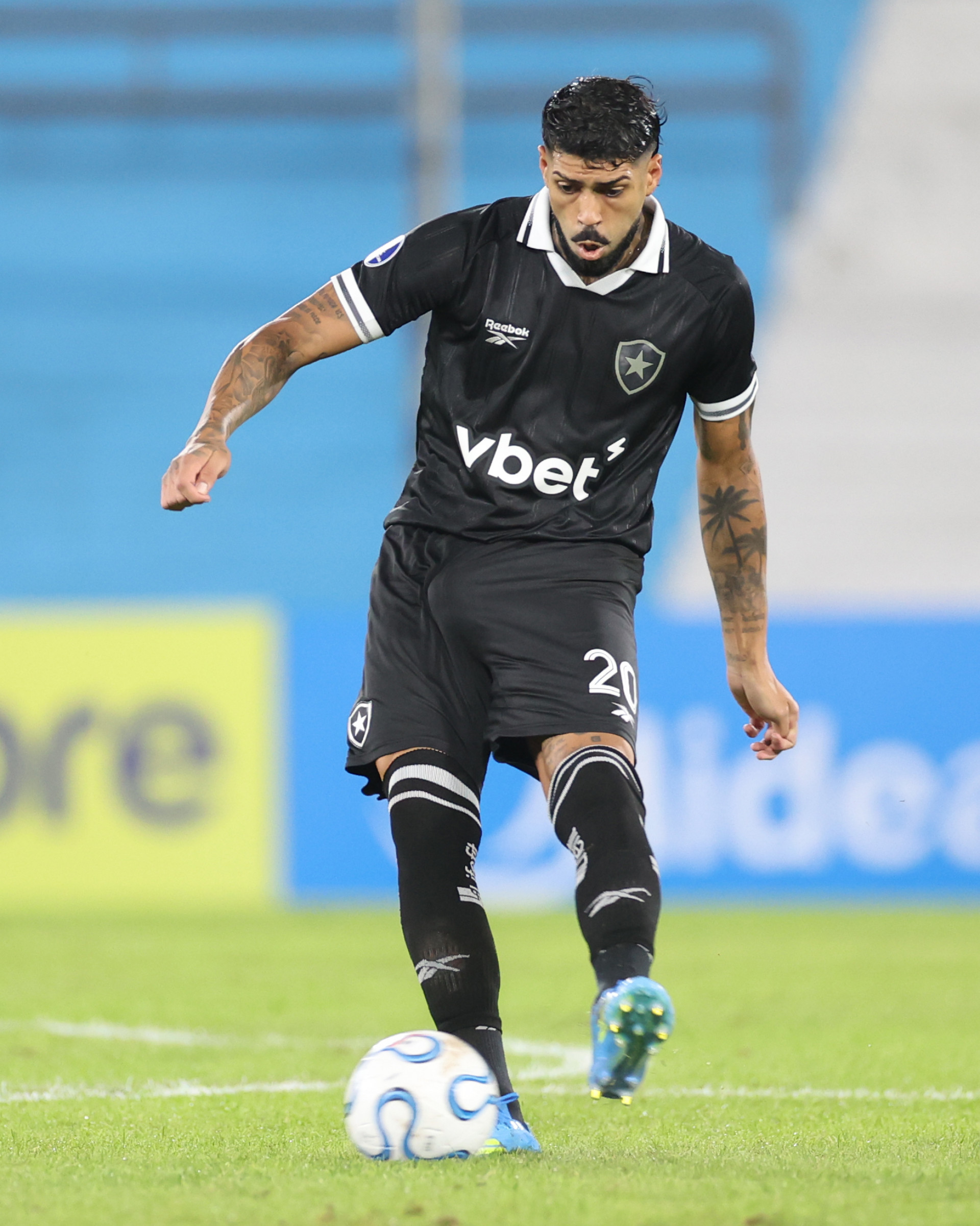 Alexander Barboza em ação pelo Botafogo