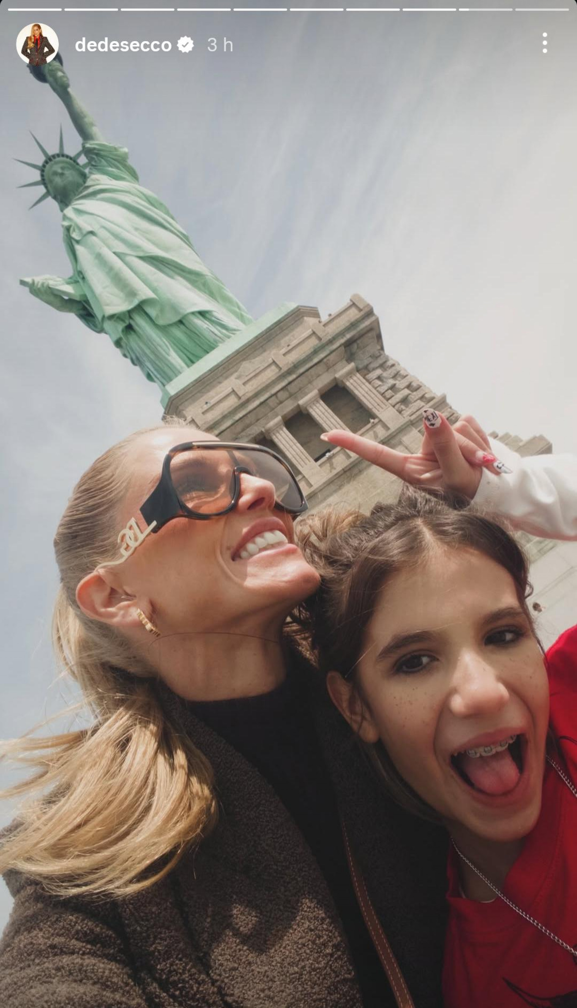 Deborah Secco e a filha, Maria Flor, visitam Estátua da Liberdade - Reprodução / Instagram