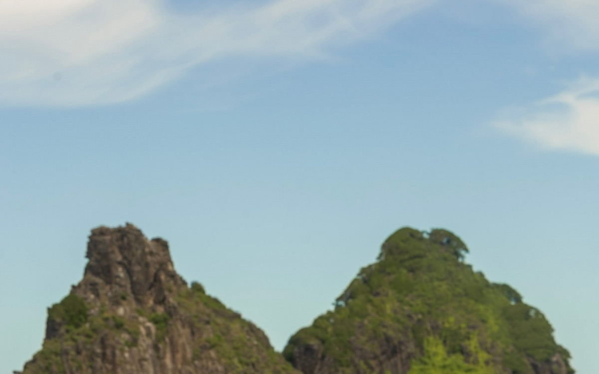 Fernanda Paes Leme exibe cliques em Noronha