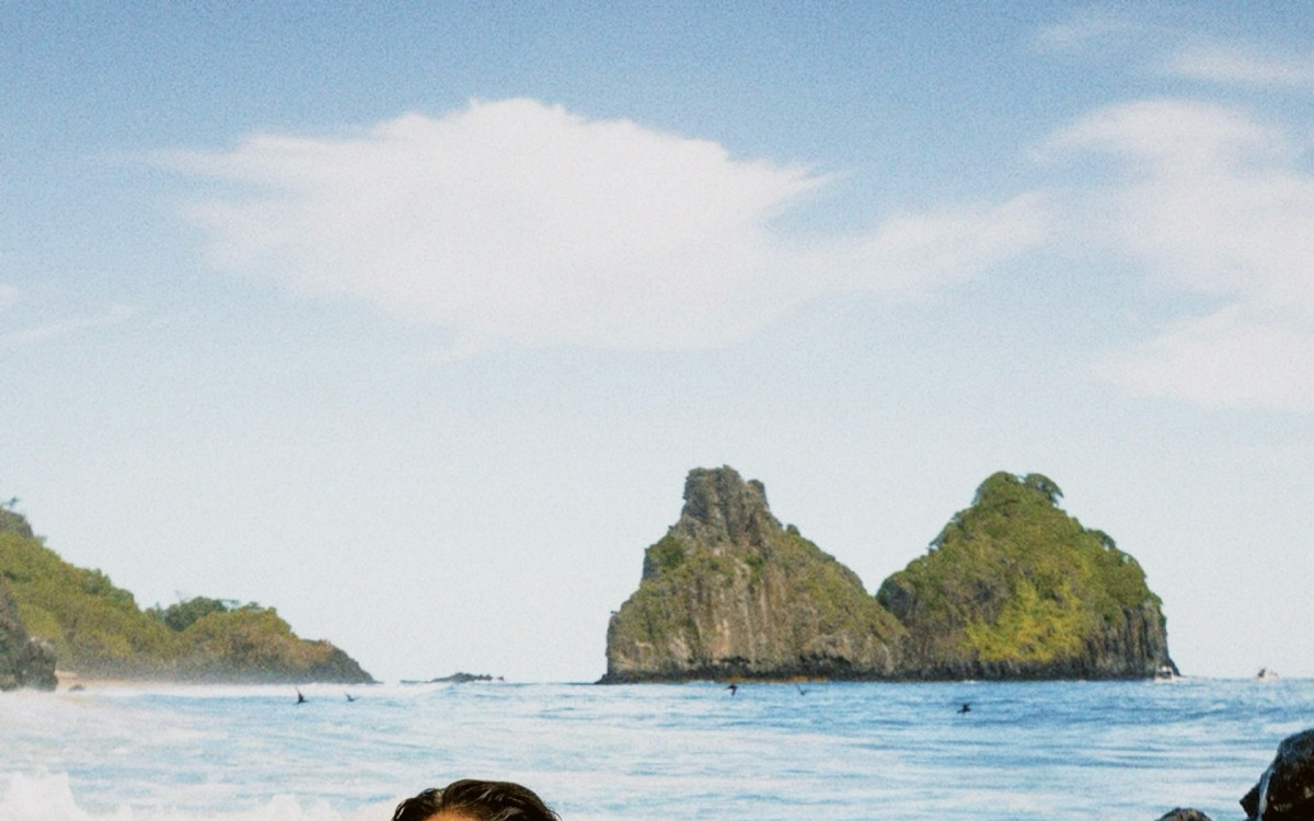 Fernanda Paes Leme exibe cliques em Noronha