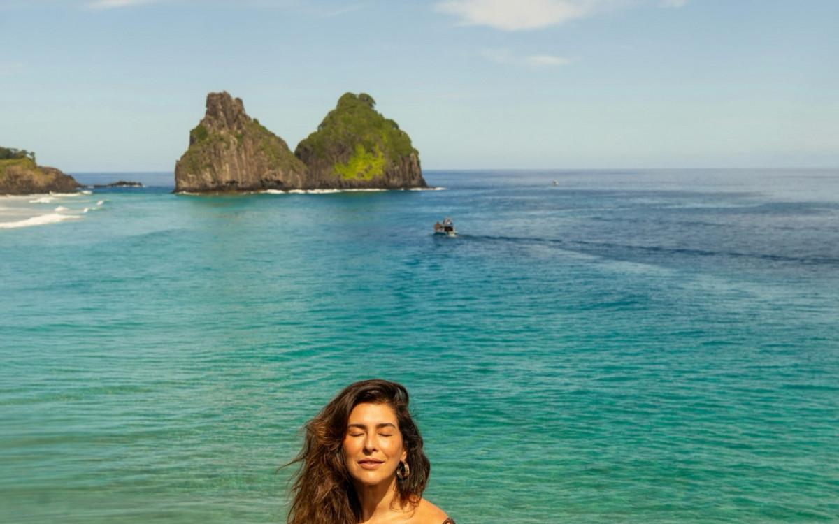 Fernanda Paes Leme exibe cliques em Noronha