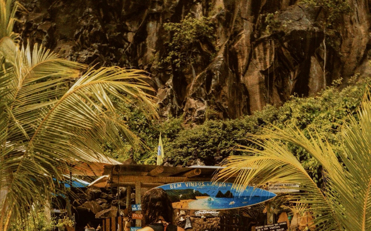 Fernanda Paes Leme exibe cliques em Noronha