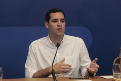 Eduardo Cavaliere sanciona lei que limita a ocupação de cargos comissionados na prefeitura a 5%