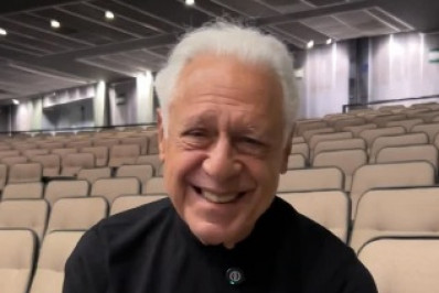 Antonio Fagundes vence ação de R$ 20 mil após casal chegar atrasado e ser barrado em peça