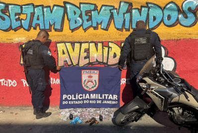 PM prende três homens e recupera carga roubada na Baixada