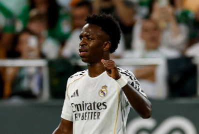 Vini Jr marca no 100º jogo de Mbappé, mas Real cede empate ao Bétis no último lance