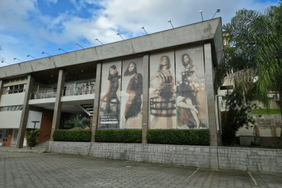 Desfile celebra 10 anos do Projeto Novos Talentos da Firjan SENAI em Nova Friburgo