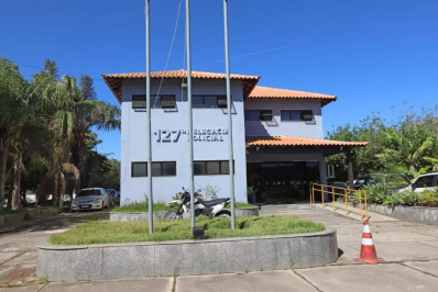 Homem é assassinado a tiros em terreno de residência em Búzios