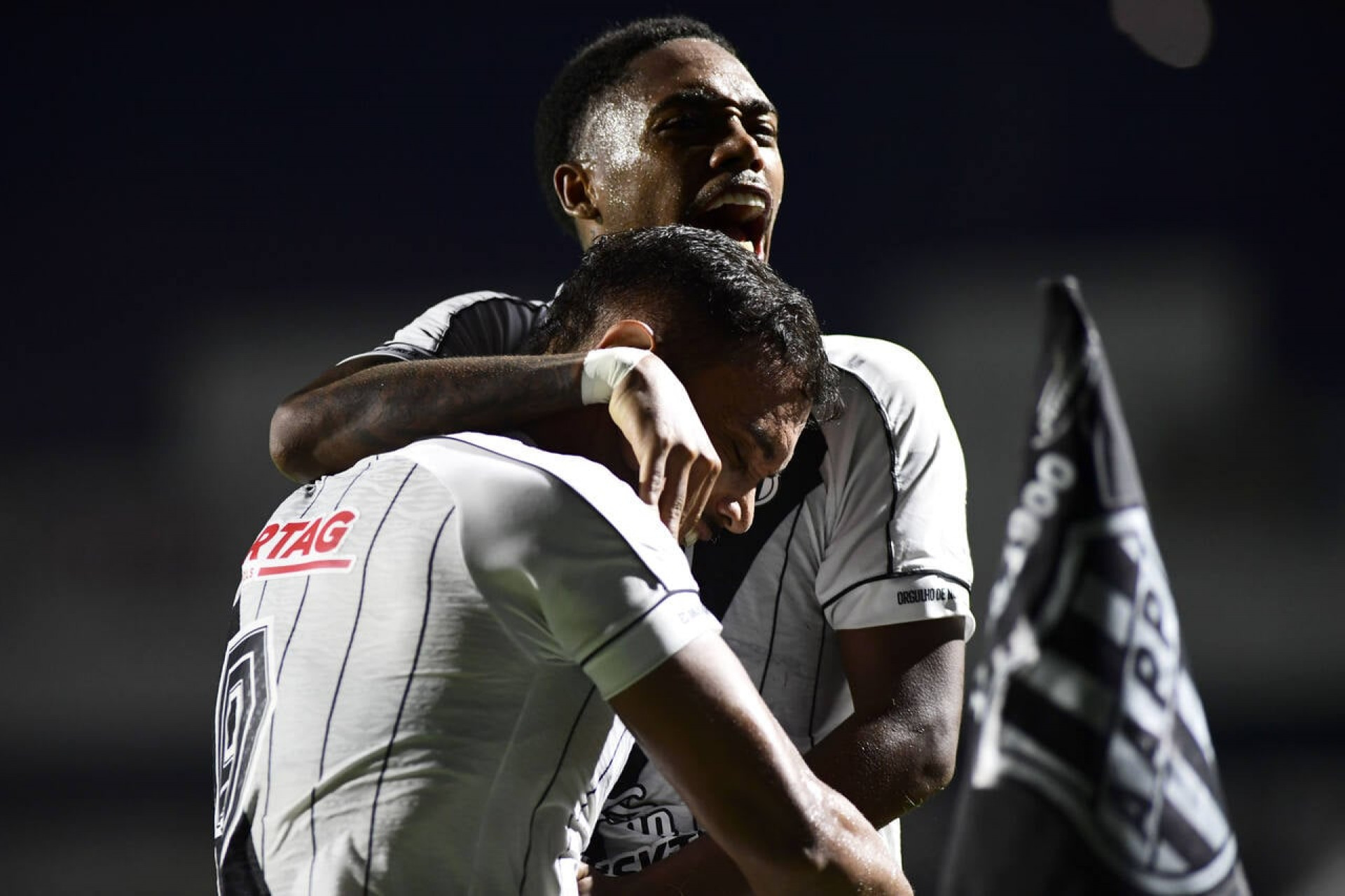 Ponte Preta vence lanterna Am&eacute;rica-MG e ganha f&ocirc;lego na S&eacute;rie B