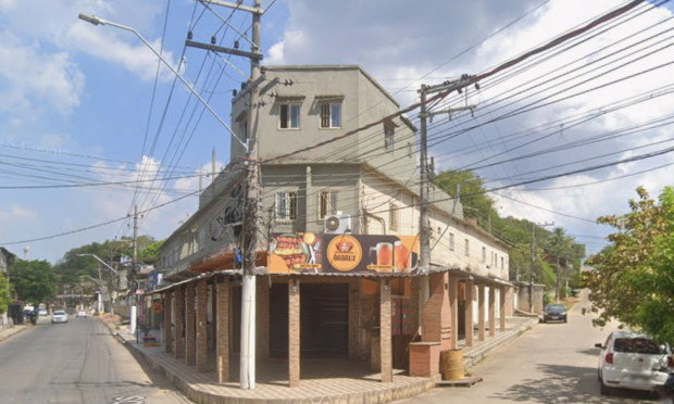 Três homens são assassinados em bar de Nova Iguaçu