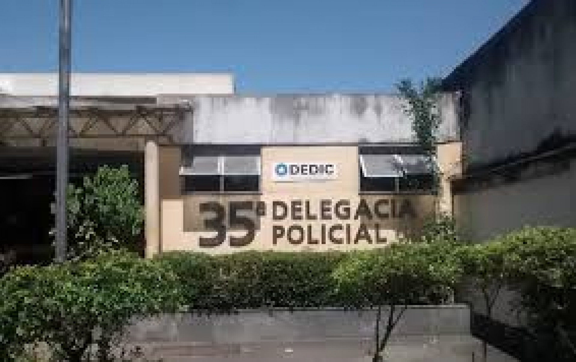 Estudante de Medicina é presa por se passar por médica na Zona Oeste