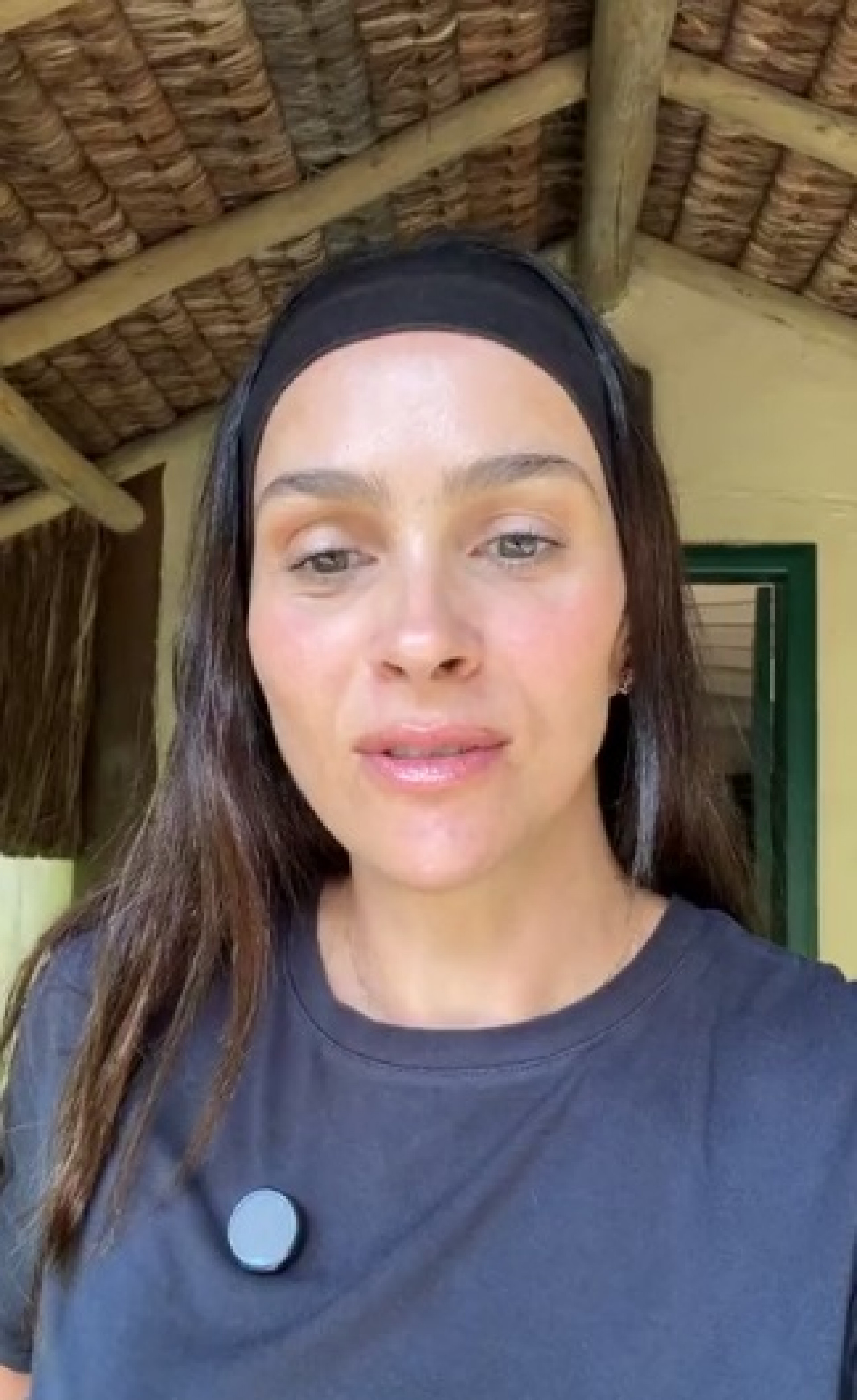 Esposa de Juliano Cazarré reage a críticas e alfineta atrizes após polêmica